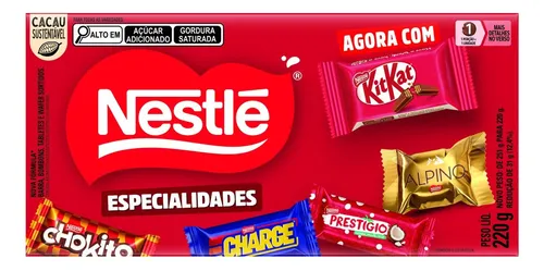 Frente da embalagem vermelha da Caixa de Bombom Nestlé Especialidades 220g destacando os chocolates KitKat, Alpino, Chokito, Charge e Prestígio.