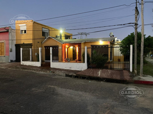 Casa En  Alquiler En San Carlos