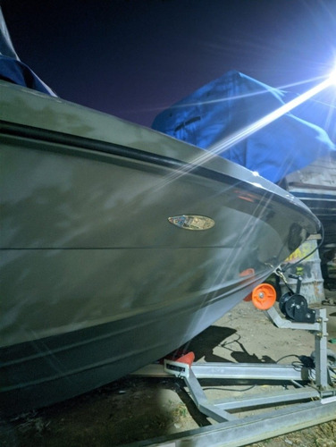 Imagen 2 de 4 de Lancha Wakeboard