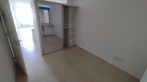 Al Frente C/balcón - A Mts De Plaza San Martín! Edificio Con Amenities