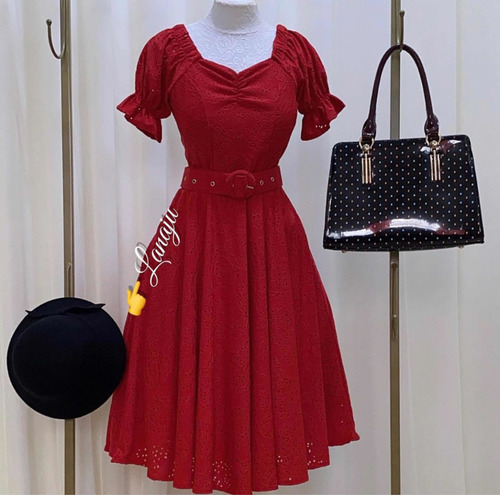 Imagem 4 de 8 de Vestido Midi Rodado Malha Lase Vermelho
