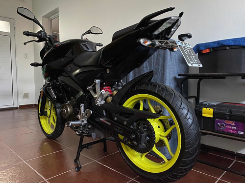 Bajaj Rouser