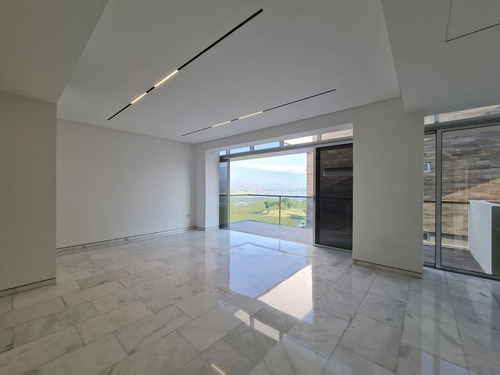 Fernando & Yosmar En Venta Exclusivo Penthouse Duplex En Terrazas Del Country Guataparo Res A4