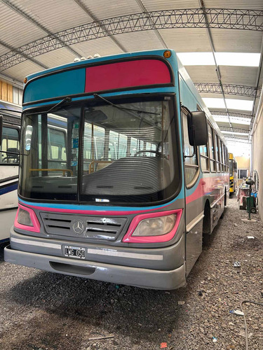 Imagen 2 de 8 de Mercedes Benz Of 1418