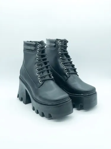 Botas negras 2025 agujeta
