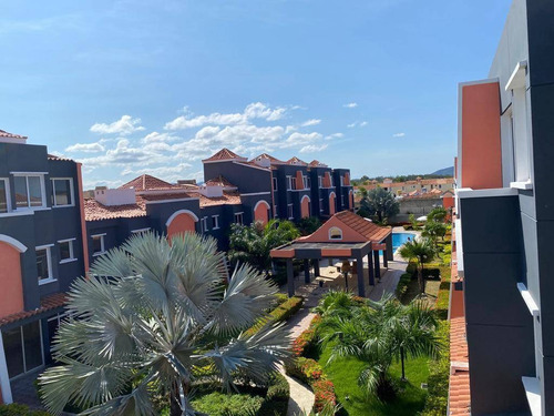 Imagen 4 de 15 de Century 21 Vende Excelente Townhouse