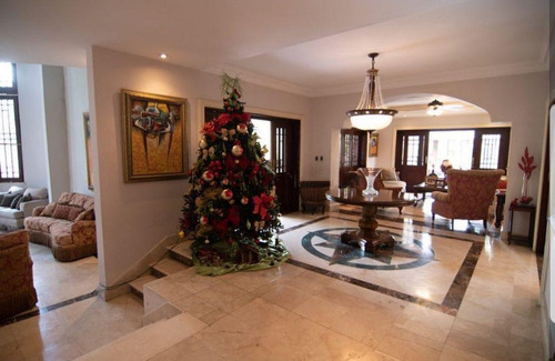 Vendo Majestuosa Mansión En Arroyo Hondo, Distrito Nacional, Santo Domingo, República Dominicana