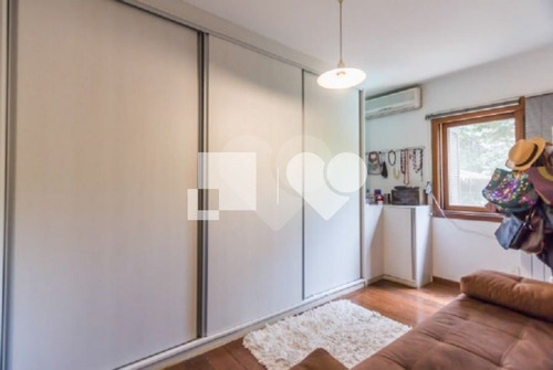 Excelente Casa Com 3 Dormitórios, Sendo Uma Suite, - 28-im421023