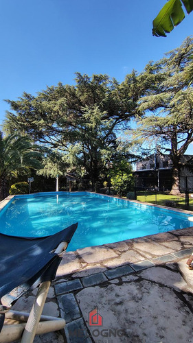 Quinta En Venta Con Local Comercial