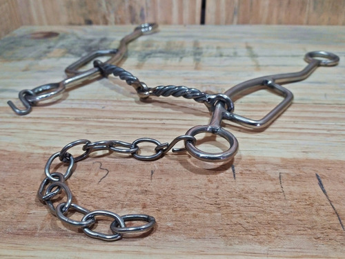 Bridao Levantado Inox Para Cavalo Bocal Torcido Articulado