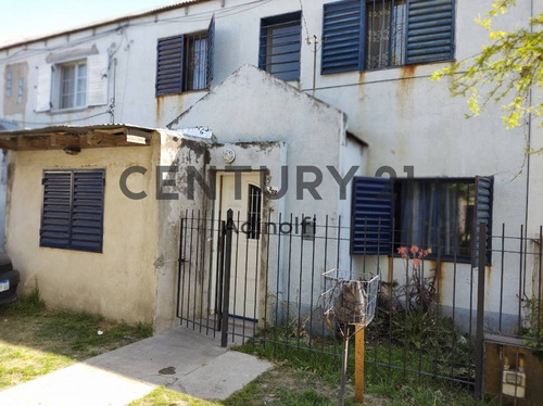 Imagen 2 de 25 de 127 E/ 531 Y 532 - Casa En Venta Tipo Dúplex De 3 Dormitorios (ensenada)