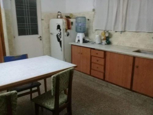 Casa En Venta - 5 Dormitorios 5 Baños - Cochera - 300mts2 - La Falda, Córdoba