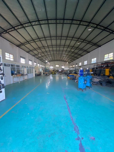 Imagen 4 de 12 de Nave Industrial En Venta - Trujuy