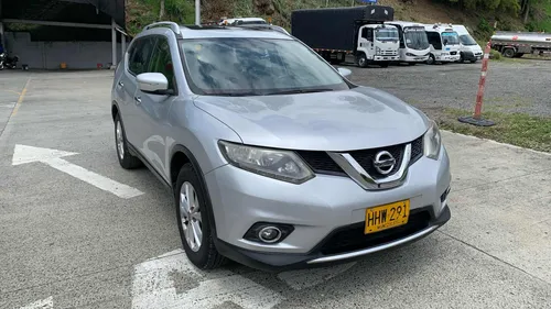 Nissan X-Trail 2.5 Advance 4x2 at 7 ptos modelo 2015