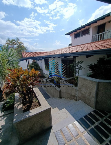 Casa Quinta En Venta Ubicada En Urb. El Carrizal, Av. Andrés Bello, Mérida - B&c0-478