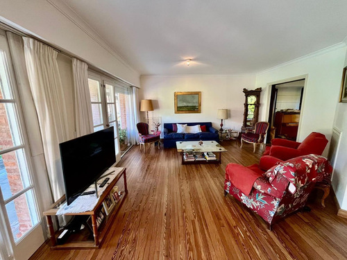 Excelente Casa En Venta En Punta Chica De Libertador Al Río, 4 Dormitorios, Gran Jardín