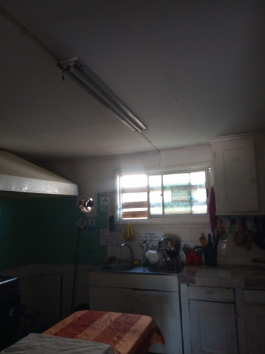 Gran Casa De 2 Pisos Con Patente De Hostal
