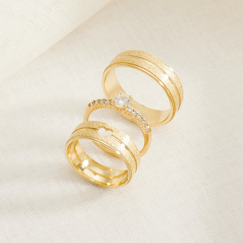 Imagem 6 de 8 de Par De Alianças Banhada Ouro 18k 6mm Coração Vazado