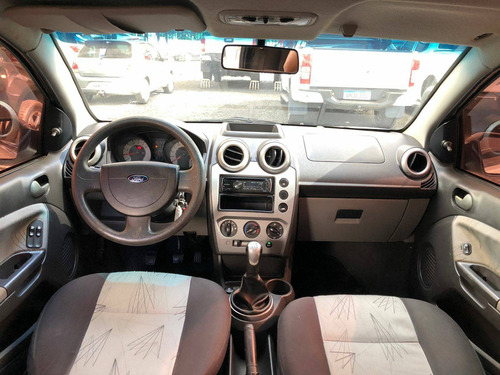 Imagem 7 de 11 de Ford Fiesta 1.6 Mpi Class Hatch 8v Flex 4p Manual