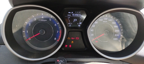 Hyundai Elantra 1.8 Gls 6at Seguridad Premium 2013
