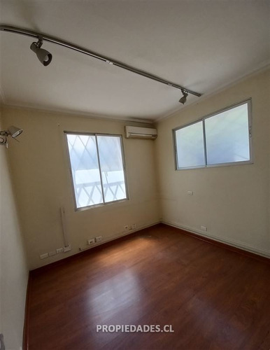 Imagen 11 de 21 de Oficina En Venta En Providencia/casa Ideal S. Profesionales