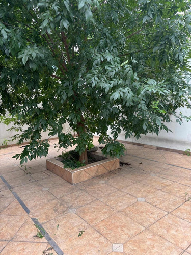 Casa De Estilo En Monte Grande