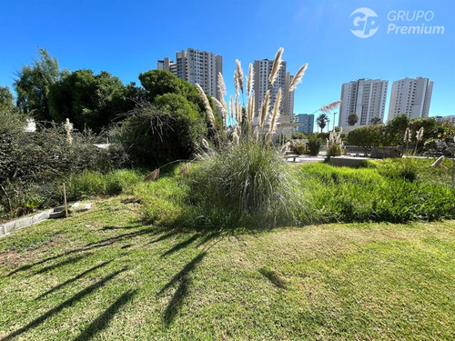 Venta Departamento 2d-2b, Av Los Pescadores Con Vista