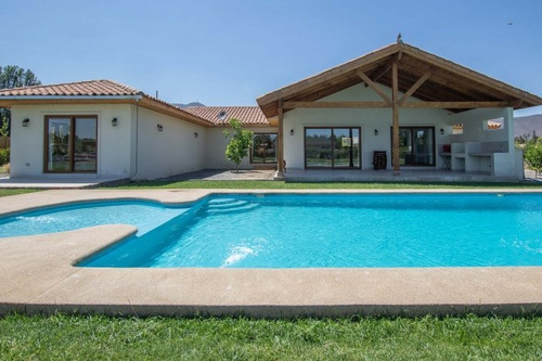 Imagen 1 de 16 de Impecable Casa Estilo Chileno En Calera De Tango