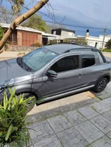 File:Volkswagen Saveiro Cross Doble Cabina Mk6 in Uruguay - front