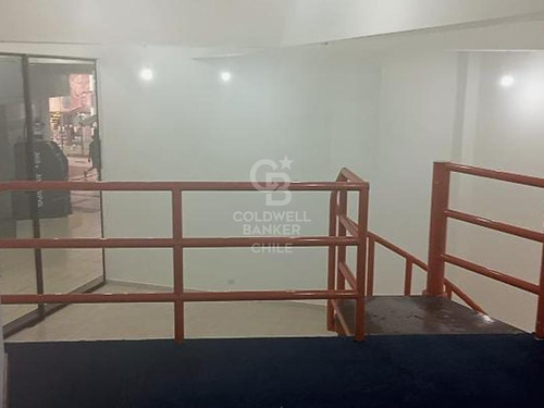 Amplio Local Comercial Metro Los Leones