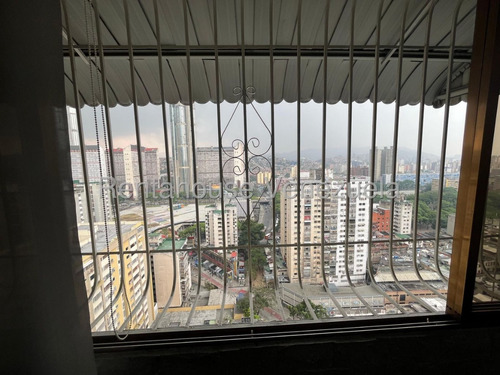 Apartamento Remodelado En Venta, Parroquia La Candelaria