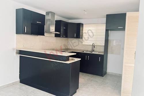 Casa En Renta De 3 Recámaras Colonia Privada En Paraje Anáhuac, Escobedo