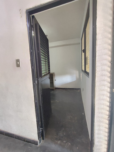 Alquila Cubiculo Para Consultas Medicas Barrio Central 01-72