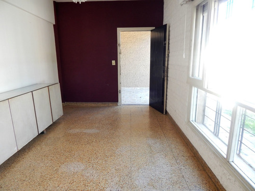 Imagen 3 de 30 de Casa Venta C/ Gran Terraza, Garage En Ramos Mejia