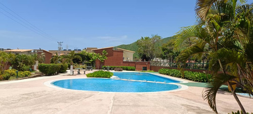 Townhouse Duplex Conjunto Villas Del Valle Margarita