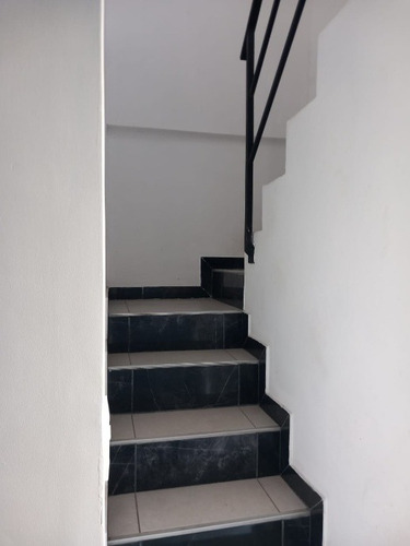 Imagen 9 de 21 de Casa Ph En Alquiler En Villa Luzuriaga