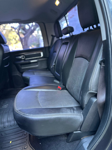 Dodge Ram Laramie 4x4 At