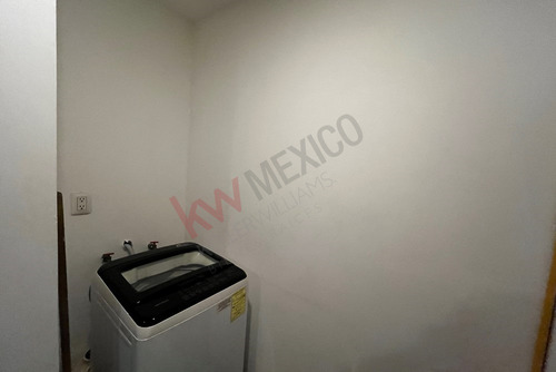 Departamento En Renta, San Pedro De Los Pinos, Con Estacionamiento Y Amenidades
