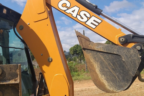 Retroescavadeira Case 580 N 4x4 Ano 2020
