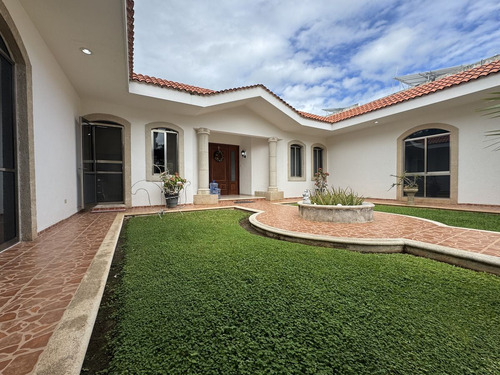 Casa En Venta En La Ceiba 2