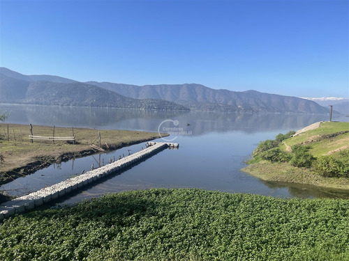 Excelente Parcela En Condominio En La Laguna De Aculeo.
