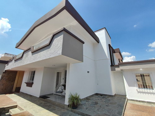 Josseyris Jimenez Vende Casa En Prebo