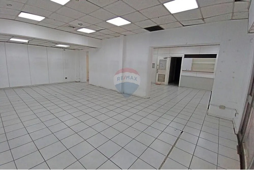 Arriendo Amplio Local Metro Ñuñoa