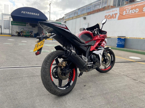 Yamaha R15 2015