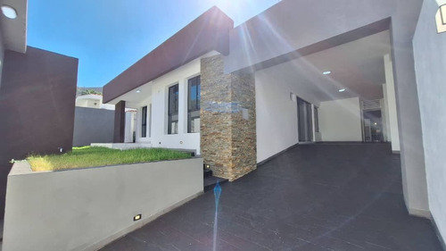 En Venta Casa En Trigal Sur Valencia En Calle Cerrada, 221793 Acv