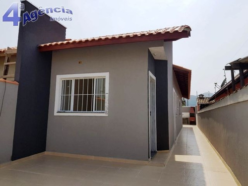 Imagem 3 de 10 de Casa Na Praia Com 3 Dormitórios Sendo 1 Suíte, Piscina E Churrasqueira