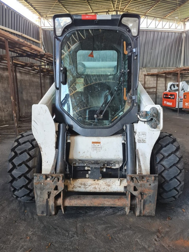 Imagem 3 de 6 de Minicarregadeira Bobcat S650 Ano 2018 3006,1hs Ar-cond + Hf!