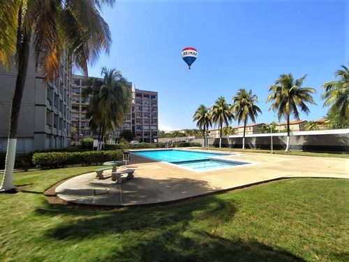Imagen 17 de 18 de Re/max 2mil Vende Apartamento Remodelado En La Urb. Maneiro - Isla De Margarita