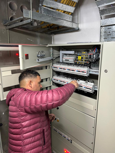 Ariel Monzon Servicio Electricidad Domicilio Y Obras