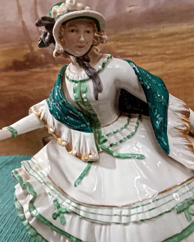 Antigua Dama De Porcelana Austriaca
